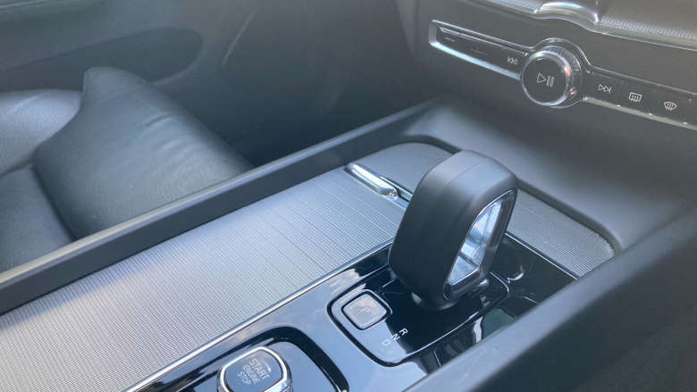 Volvo XC60 2.0 T6 [350] RC PHEV Plus Dark 5dr AWD Geartronic Estate